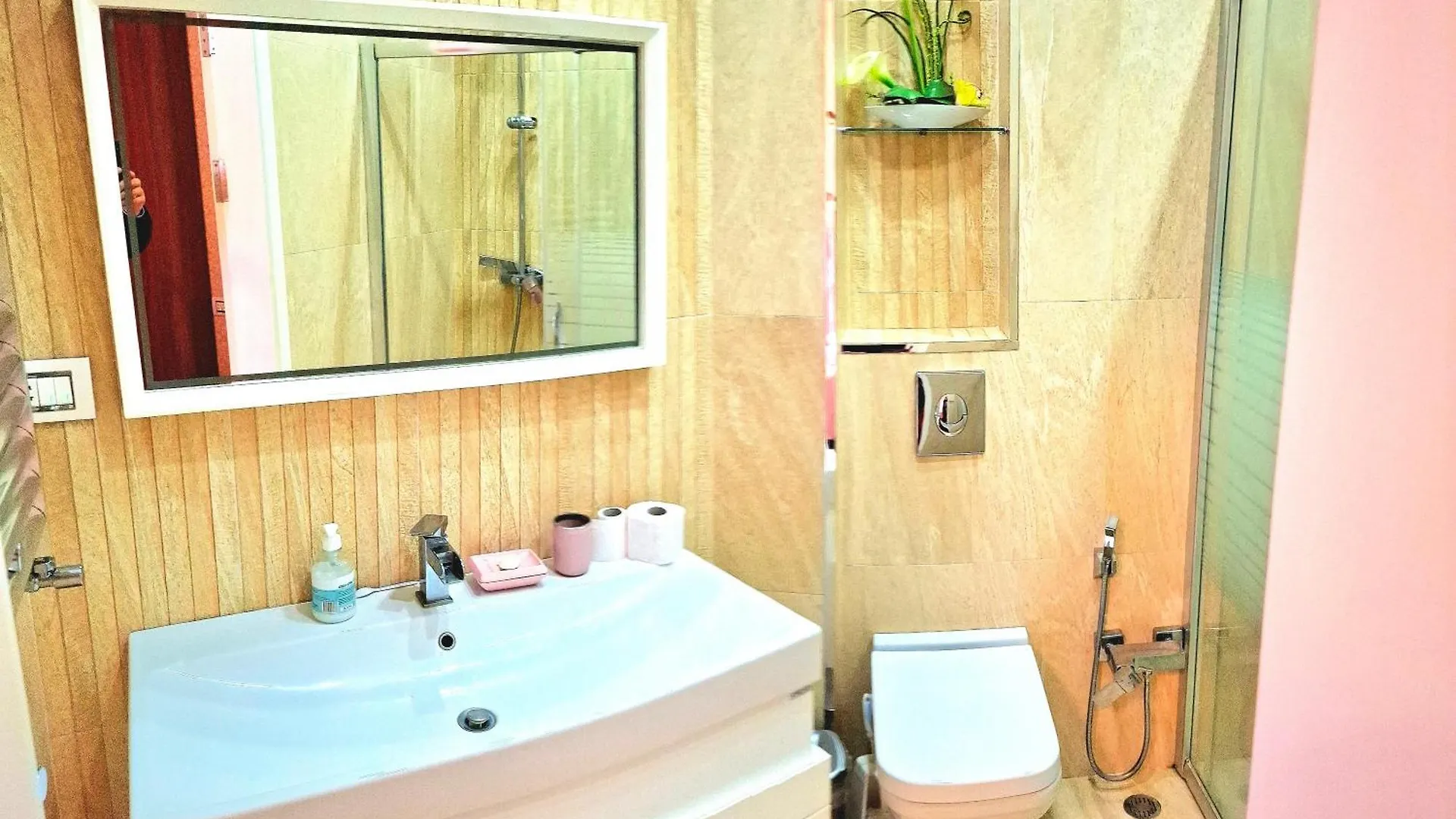 Comfortable Apartment With 3 Bedrooms! Baku Azerbaijan