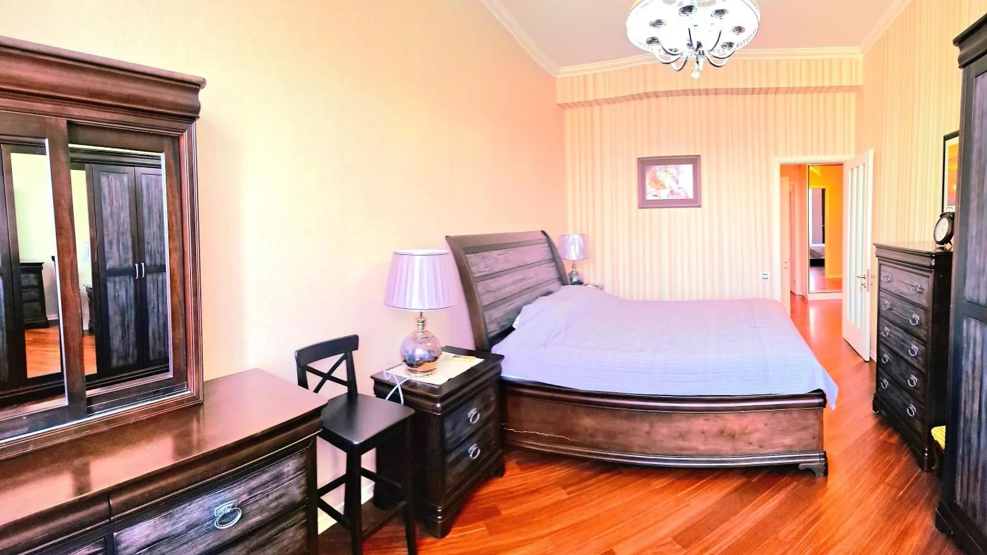 Comfortable Apartment With 3 Bedrooms! Baku 0*,